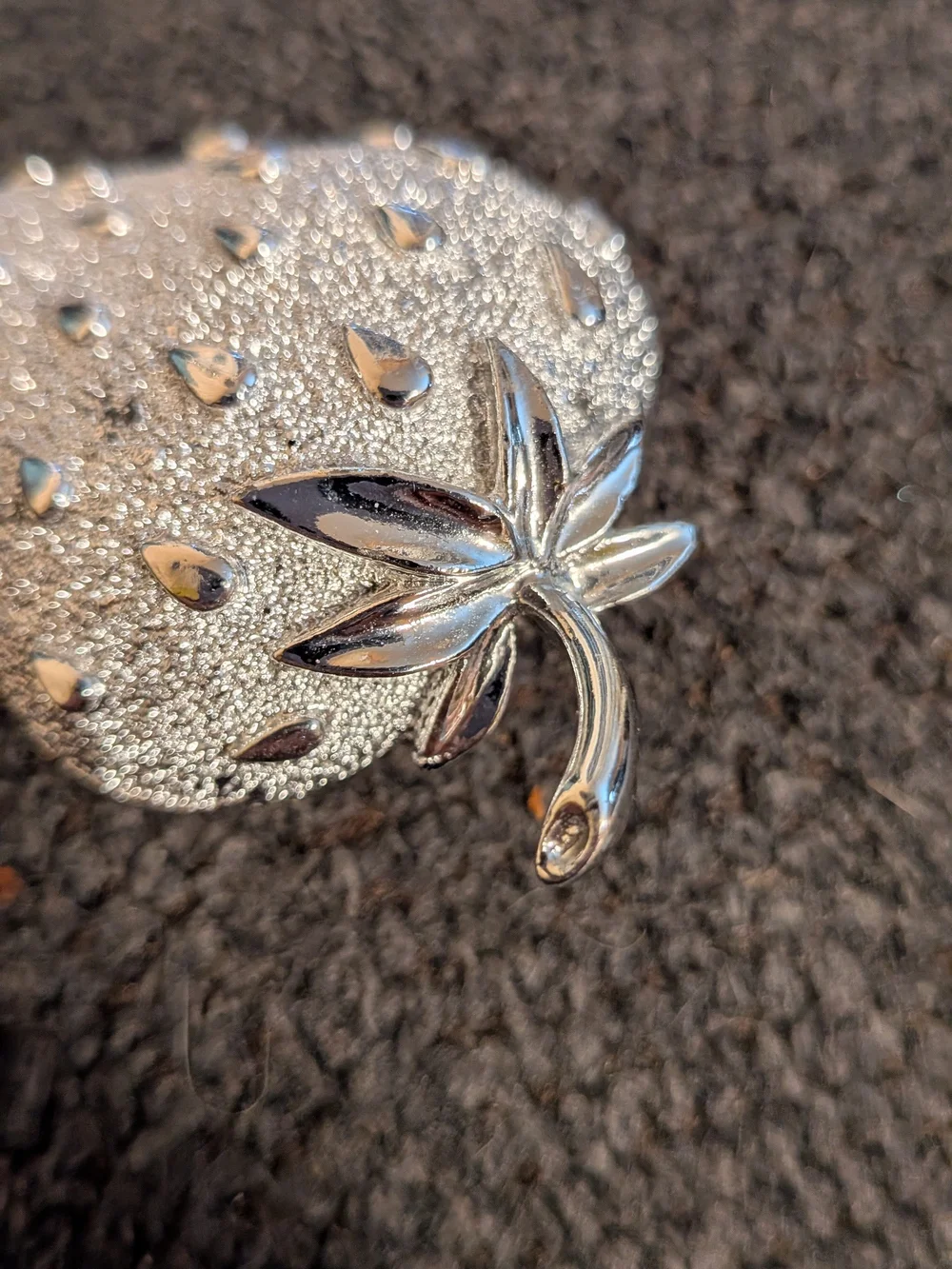 Vintage Sarah Coventry Silver Tone Textured Strawberry Brooch Pin Signed